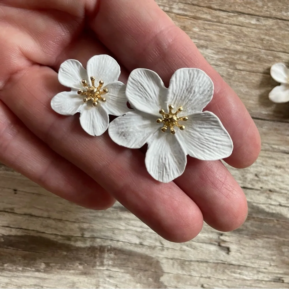 Anthro Blossom Earrings in Narcissus - Picture 2 of 4